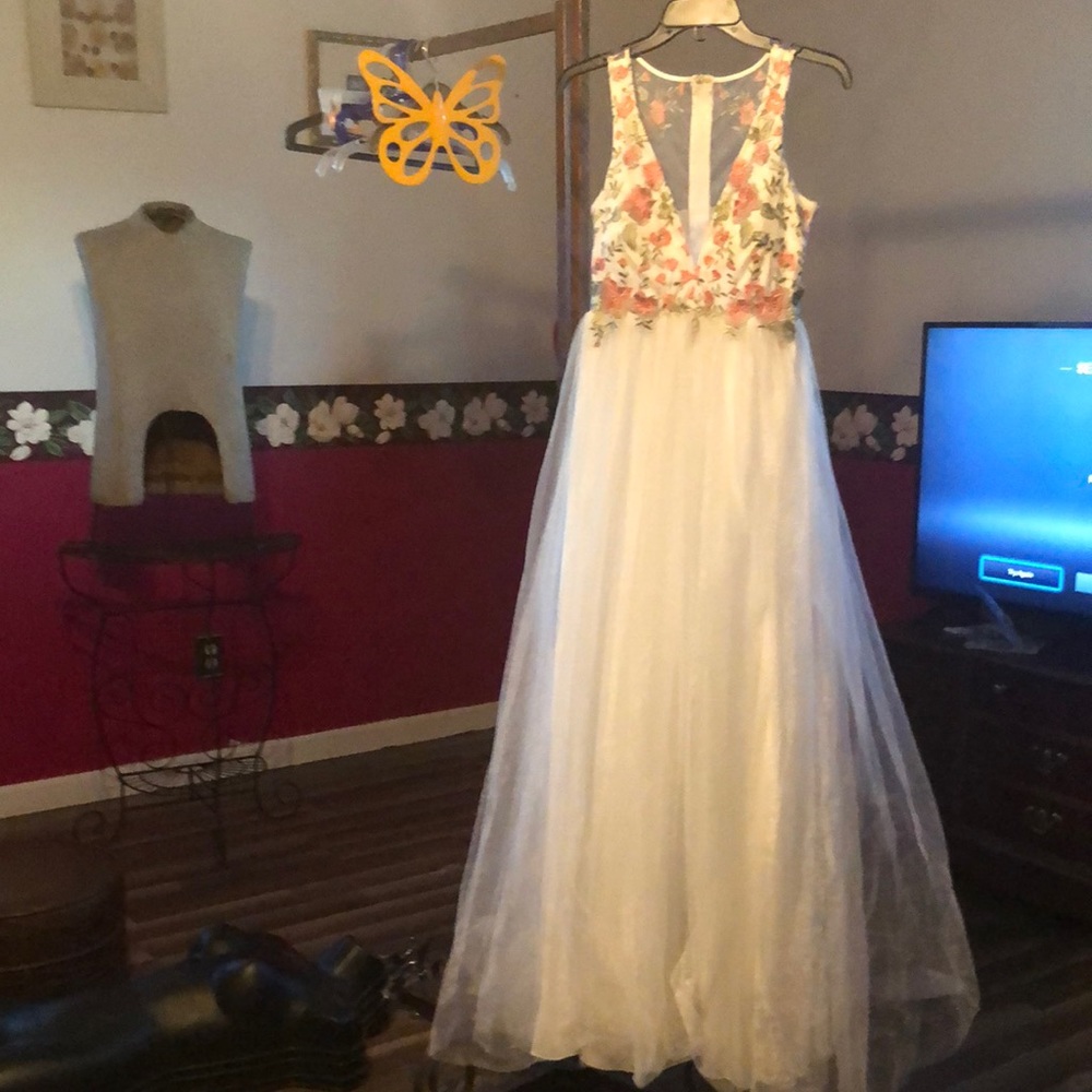 Formal gown for girl